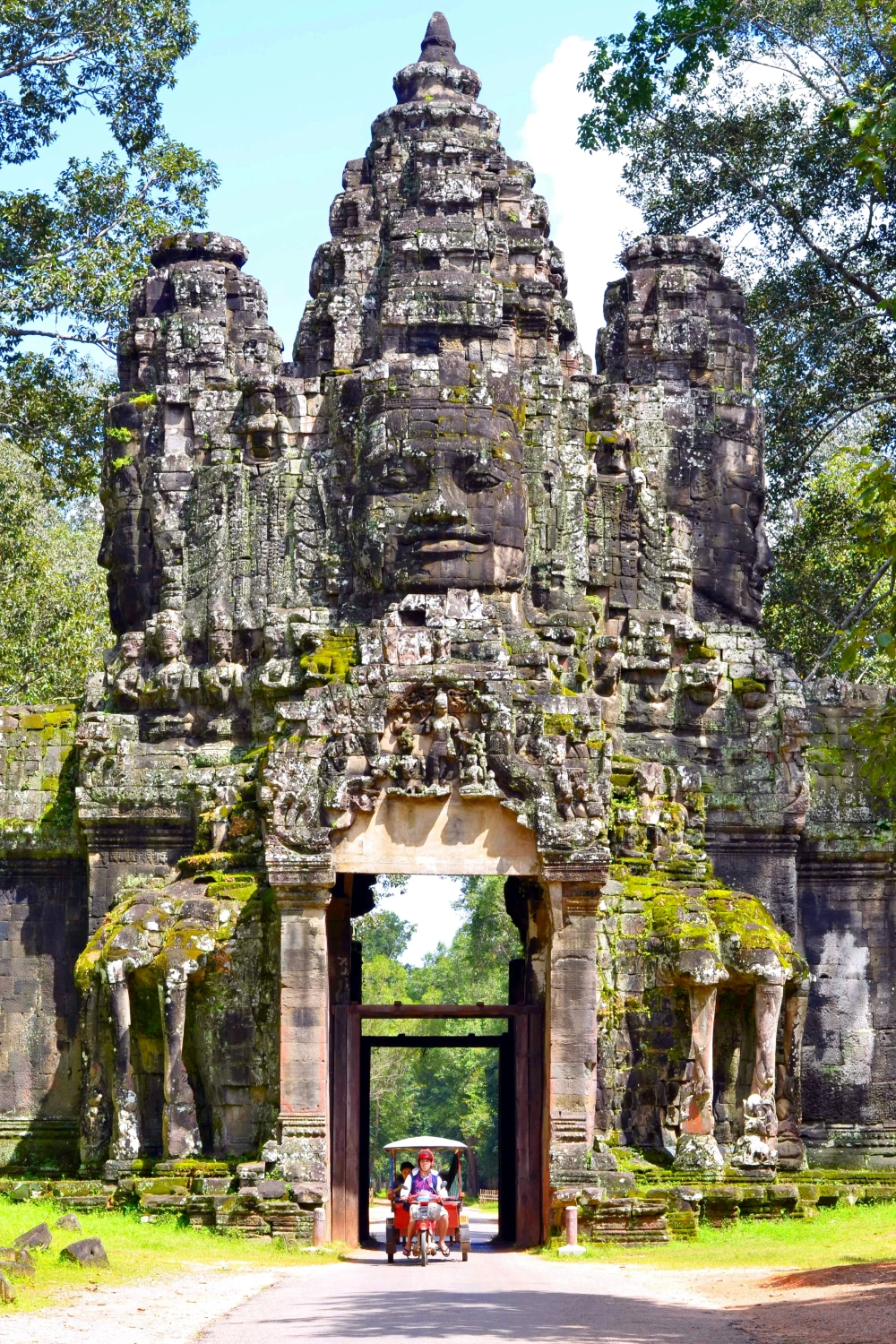 16 Cambodia Heritage Tour 11x.webp